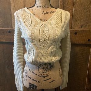 Cable knit cropped sweater